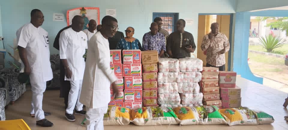 Excitement as Oyebanji’s Erstwhile Advisors Donate Food Items to Motherless Home